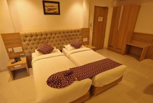 Hotel Anjali Park Kottayam Esterno foto