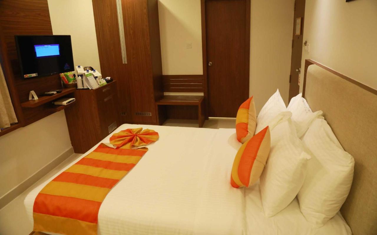 Hotel Anjali Park Kottayam Esterno foto