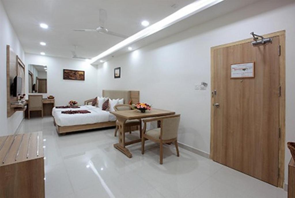 Hotel Anjali Park Kottayam Esterno foto