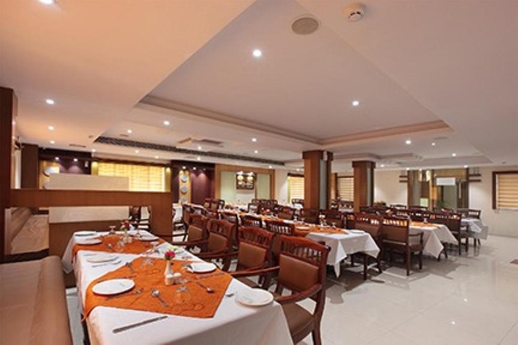Hotel Anjali Park Kottayam Esterno foto