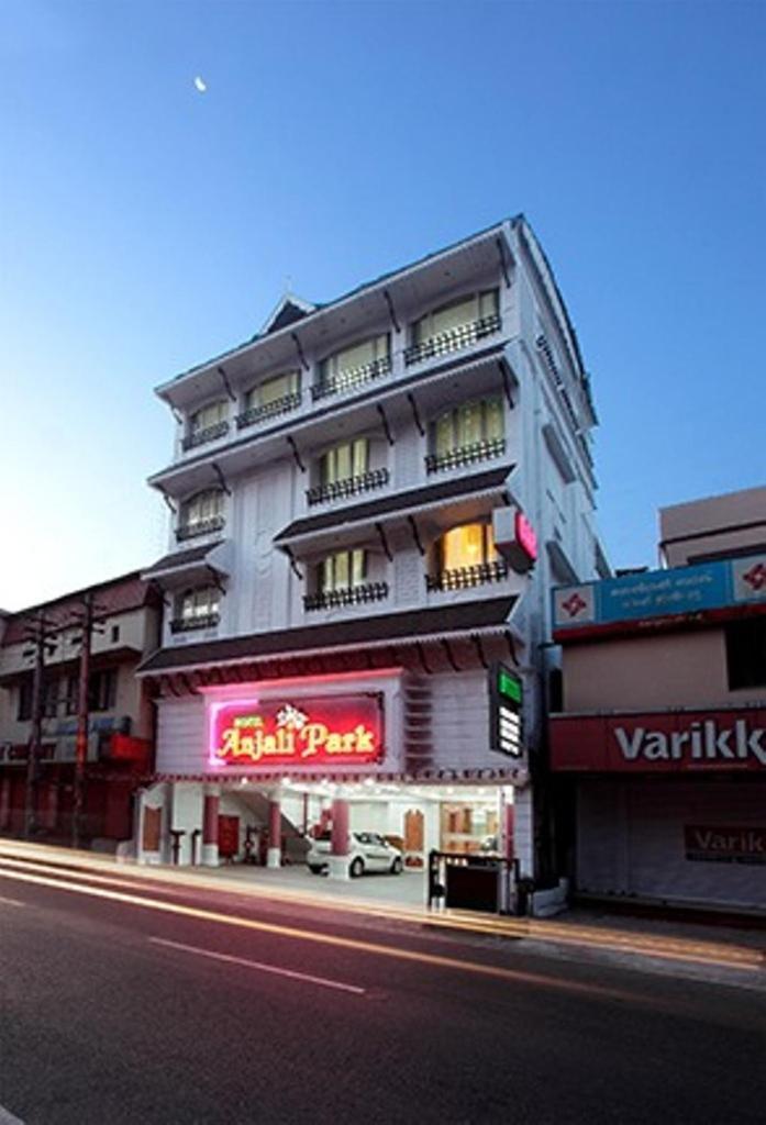Hotel Anjali Park Kottayam Esterno foto
